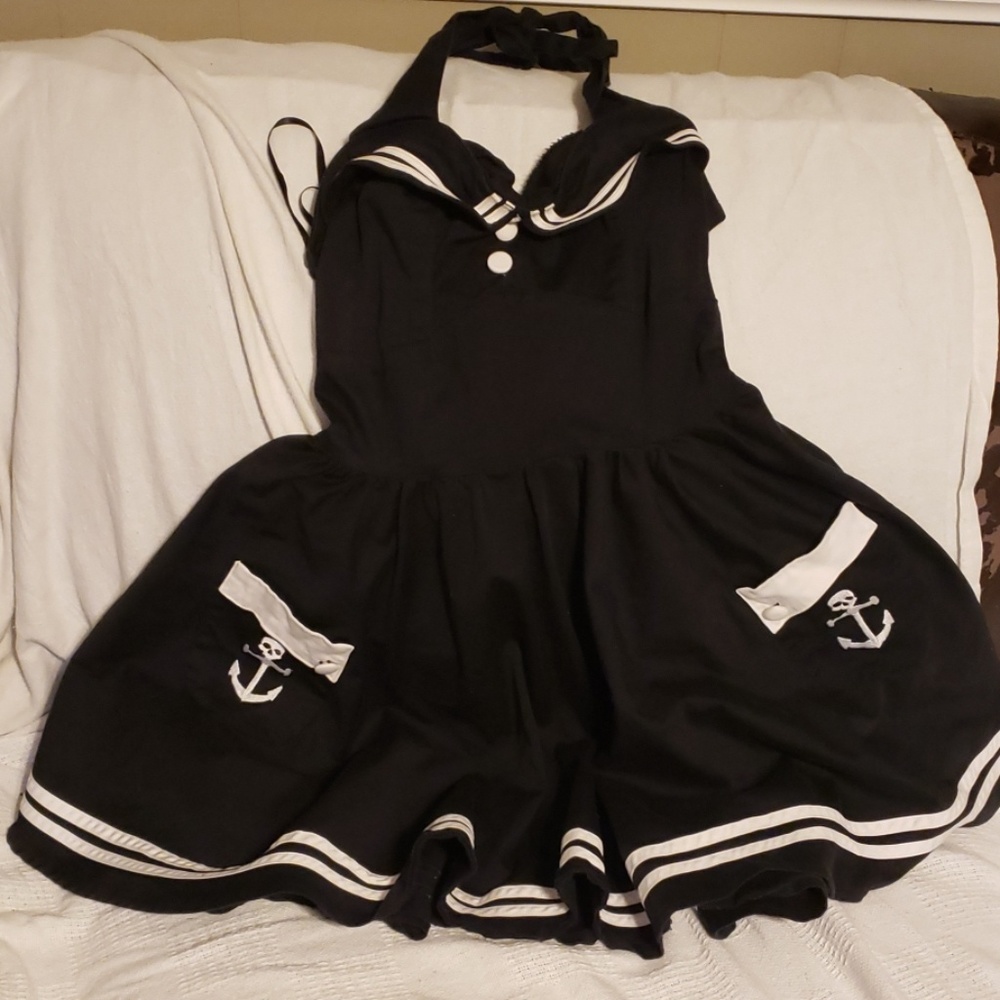 Hell bunny vixen halter dress